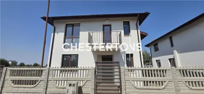 Domnesti / Vila individuala 5 camere/ curte proprie/ locuri de parcare/ toate utiilitatile - Domnesti