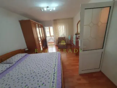 Apartament 2 camere decomandat intrare Racadau - Brasov