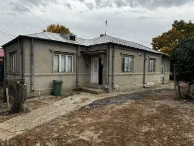 Casa de vanzare Odobesti, 3 camere, teren 1.000 mp, zona de vile - Odobesti