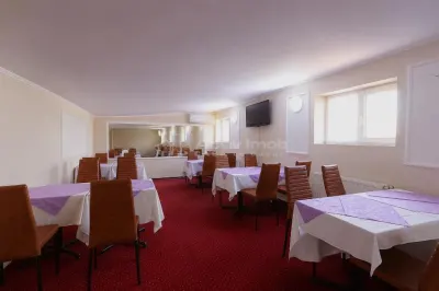 VANZARE - CLADIRE COMERCIALA  -  HOTEL - PRETABIL SI  PENTRU  AZIL - RAHOVA - MARGEANULUI - ANTIAERIANA  -- 17 CAMERE -  550000E  -   COMISION 0 ! - foto 11