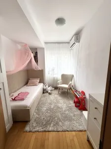Apartament cu 3 camere cu 2 bai la etajul 3 - foto 3