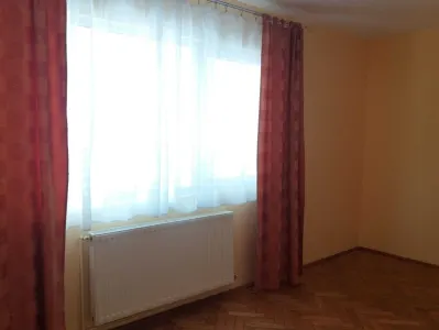 Apartament 2 camere Astra ,etajul 2,liber,86500 Euro - Brasov