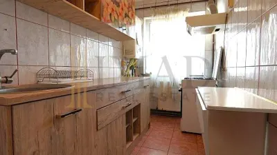 De închiriat – un apartament simplu, într-o zonă în care ai totul aproape / Micro 6. - foto 7