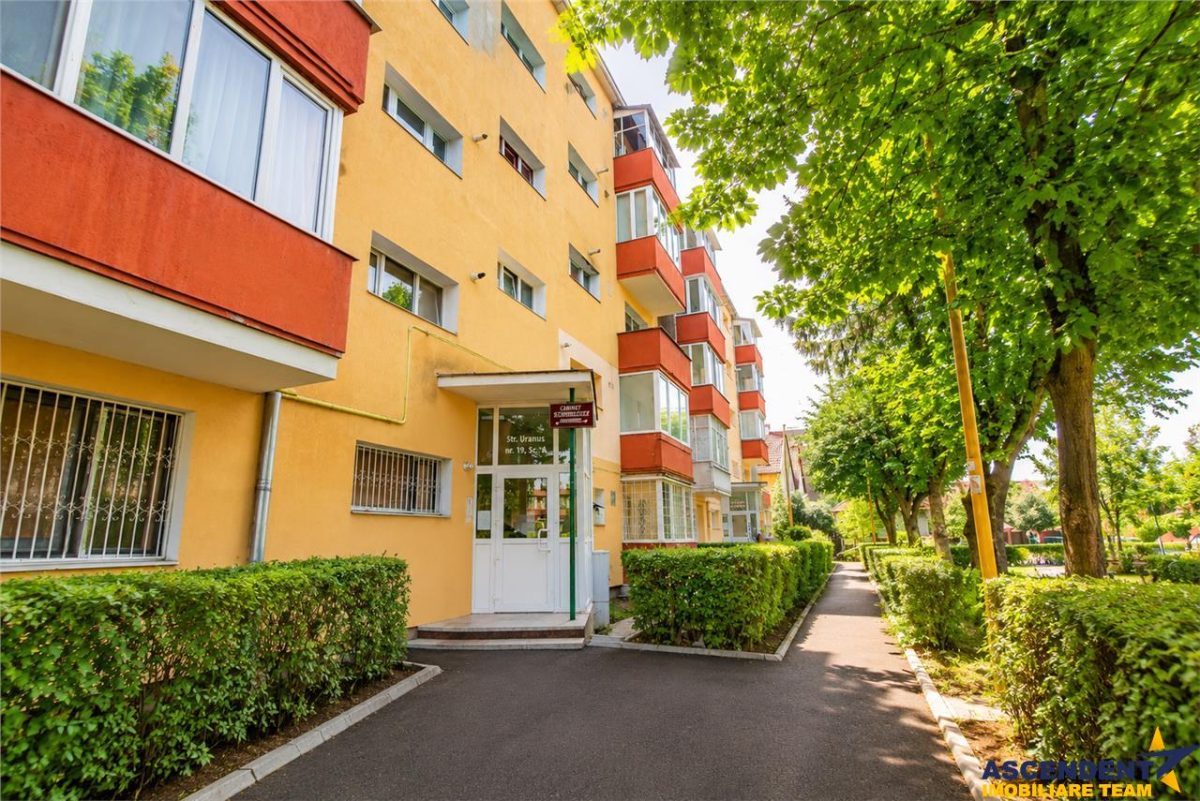 Apartament 2 camere, renovat, bloc reabilitat, Astra - Brasov