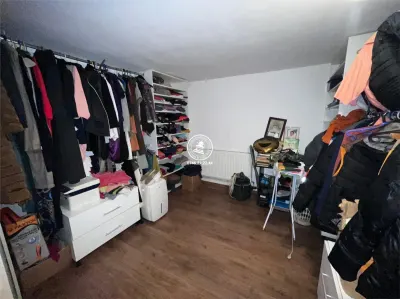 Apartament 3 camere, pe 2 nivele cu curte, in Bucium - foto 5