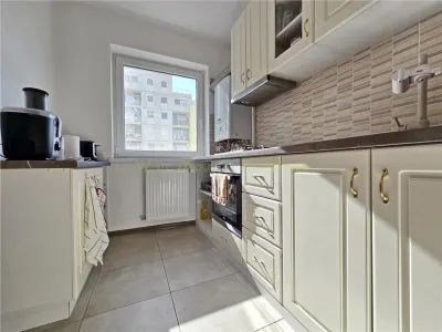 Apartament doua camere si boxa de vanzare in Top City Tractorul - foto 1