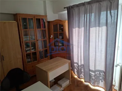 Apartament 3 camere, decomandat, Piata Sfinta Vineri - foto 13