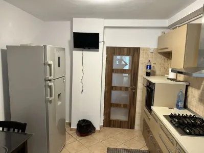 Apartament 3 camere decomandat | Păcurari | Etaj 2/7 | Prima închiriere | Ideal pentru familie - foto 2