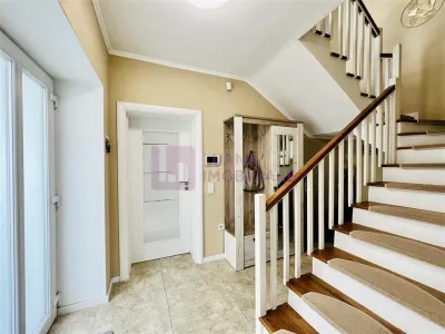 Casa PREMIUM de inchiriat | Calea Dumbravii | Parcul Sub Arini | teren 445 mp - foto 17