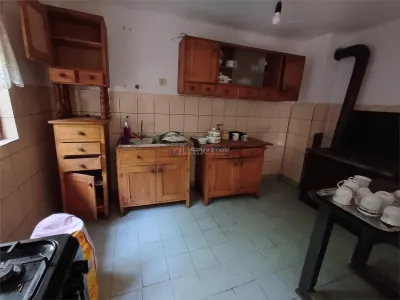Moldova Noua, Casa Spatioasa Cu Curte, Langa Dunare, 360 Mp. Construiti, Mobilata + Utilata - foto 18