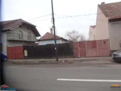 Loc de casa zona Parneava - Intim - Arad