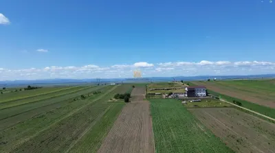 TEREN INTRAVILAN 36.977 MP DE VÂNZARE  E85, INTRAREA ÎN MUNICIPIUL SUCEAVA | 80 ML FRONT | ACCES DIRECT E85 | UTILITĂȚI ȘI INFRASTRUCTURĂ PROPRIE - foto 12