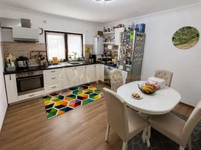 Vanzare apartament 3 camere Giroc zona Planetelor - foto 2